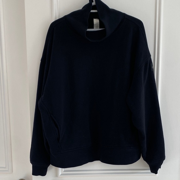 ALO Yoga Black Mock Neck Sweatshirt - Picture 2 of 6